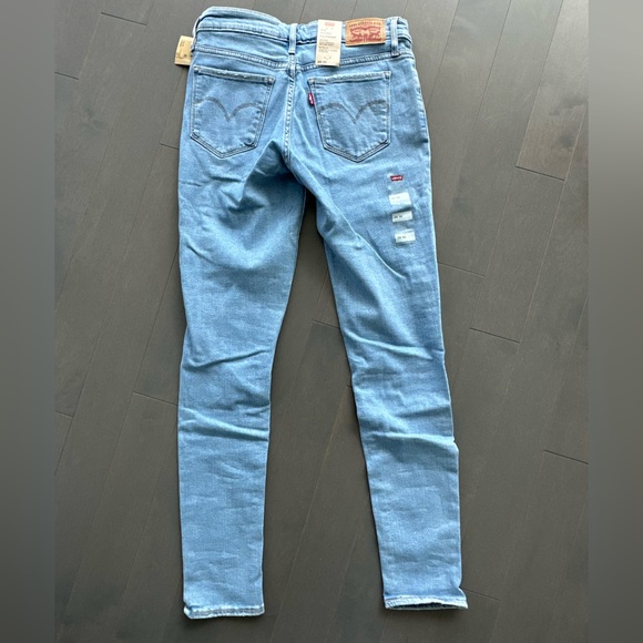 NWT Levi’s 711 Ripped Skinny Jeans Size 26 - Picture 3 of 4